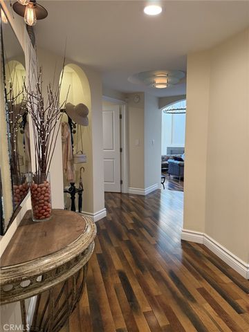 5255 Zelzah Avenue 302, Encino, CA 91316