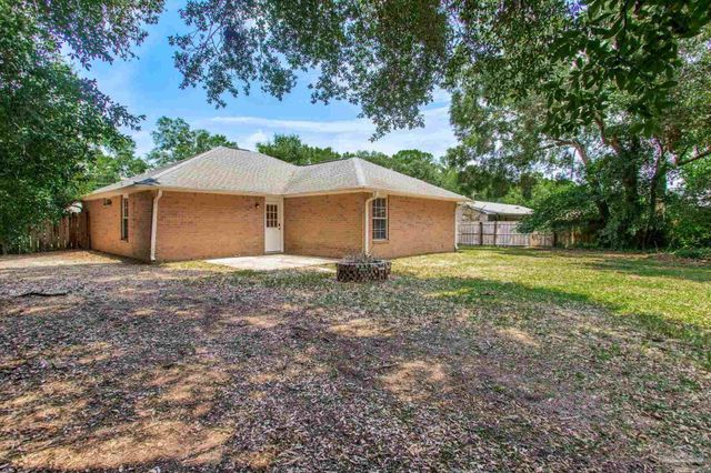 6141 Hamilton Bridge Rd, Milton, FL 32570