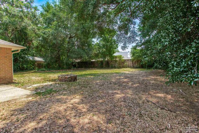 6141 Hamilton Bridge Rd, Milton, FL 32570