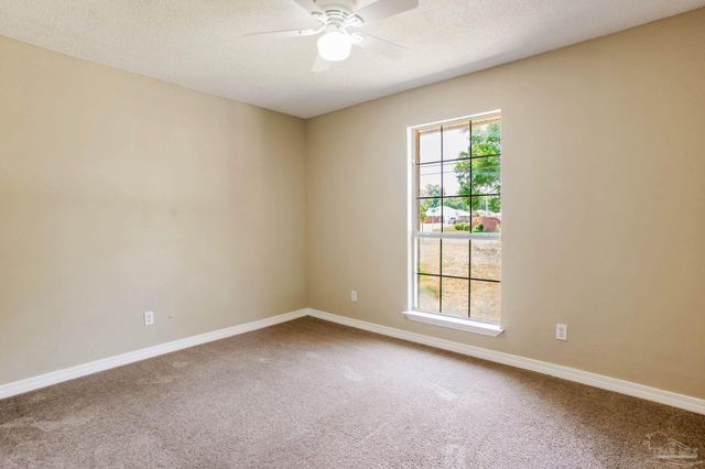 6141 Hamilton Bridge Rd, Milton, FL 32570