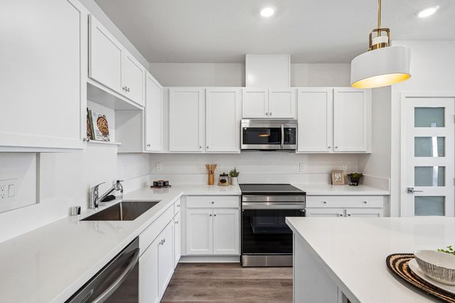 2061 Freya Walk, Sacramento, CA 95835