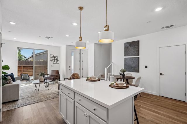 2061 Freya Walk, Sacramento, CA 95835