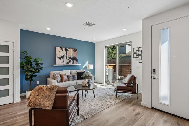2061 Freya Walk, Sacramento, CA 95835