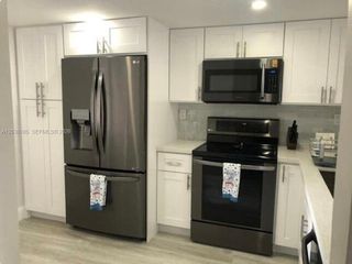 11361 SW 3rd St 11361, Pembroke Pines, FL 33025