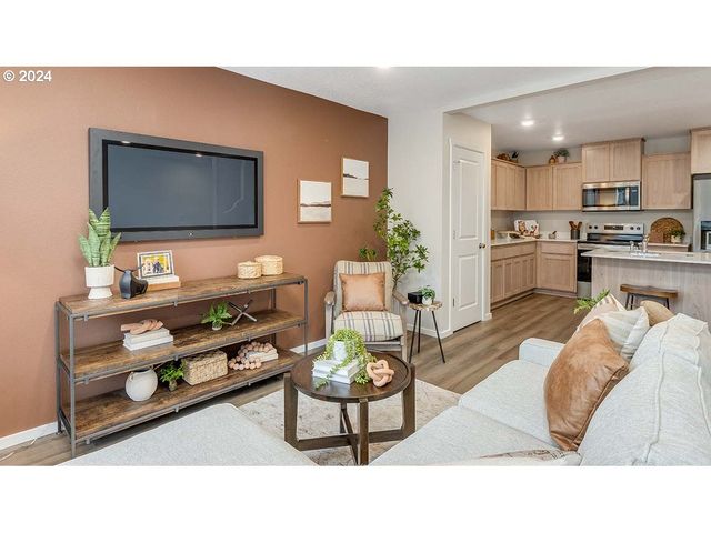 6144 Se 16th St, Gresham, OR 97080