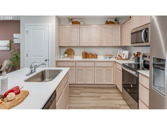 6144 Se 16th St, Gresham, OR 97080