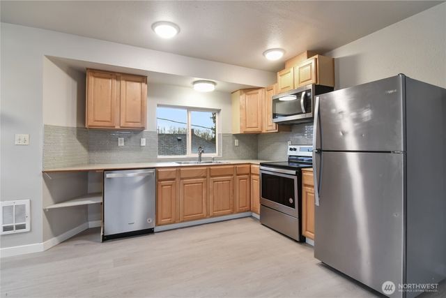 122 S Baker Street, Mount Vernon, WA 98273