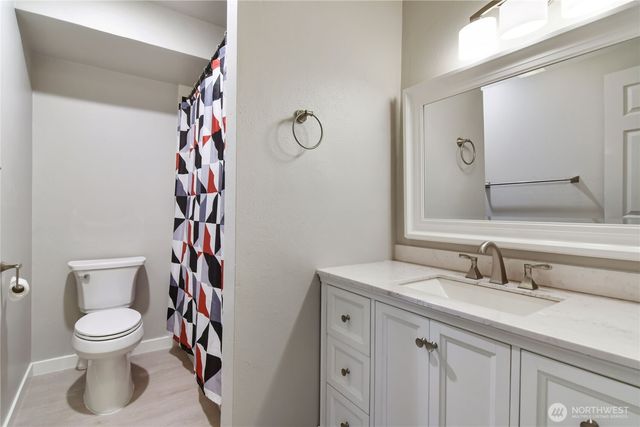 122 S Baker Street, Mount Vernon, WA 98273