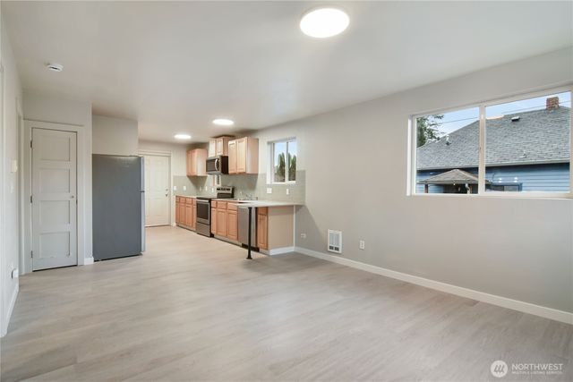 122 S Baker Street, Mount Vernon, WA 98273