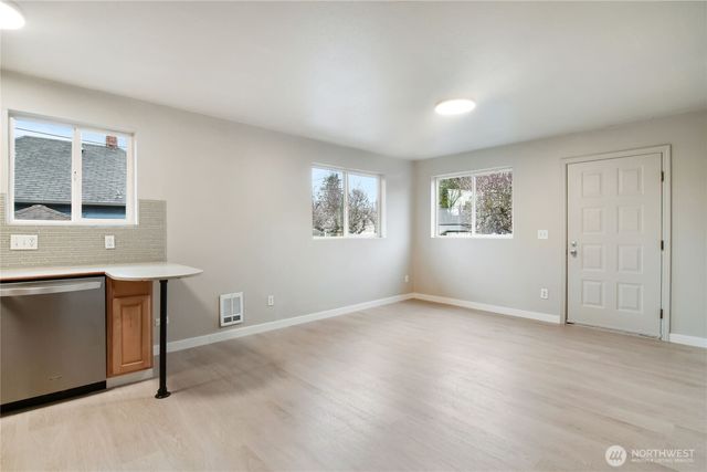 122 S Baker Street, Mount Vernon, WA 98273