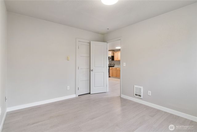 122 S Baker Street, Mount Vernon, WA 98273