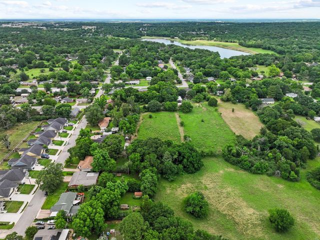 2406 Loy Lake Road, Denison, TX 75020