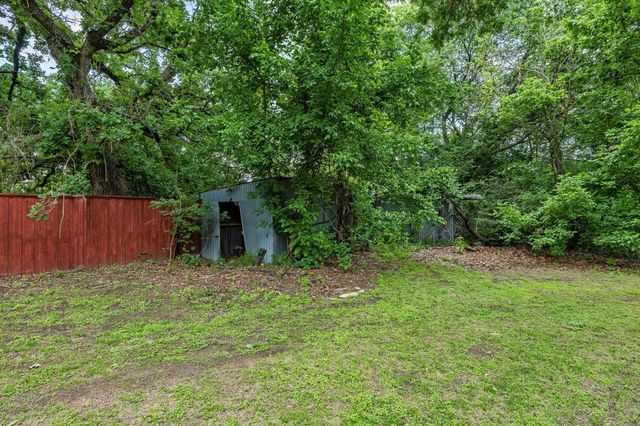 2406 Loy Lake Road, Denison, TX 75020