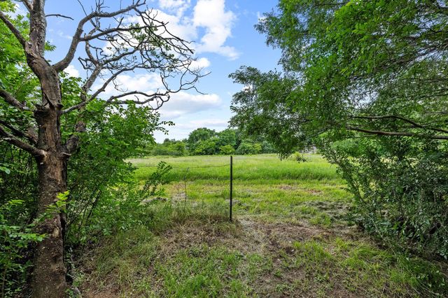 2406 Loy Lake Road, Denison, TX 75020