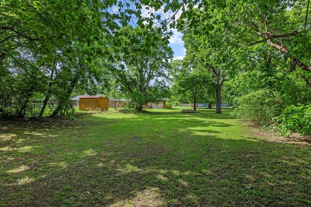 2406 Loy Lake Road, Denison, TX 75020