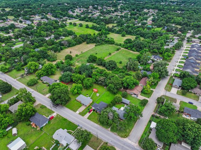 2406 Loy Lake Road, Denison, TX 75020