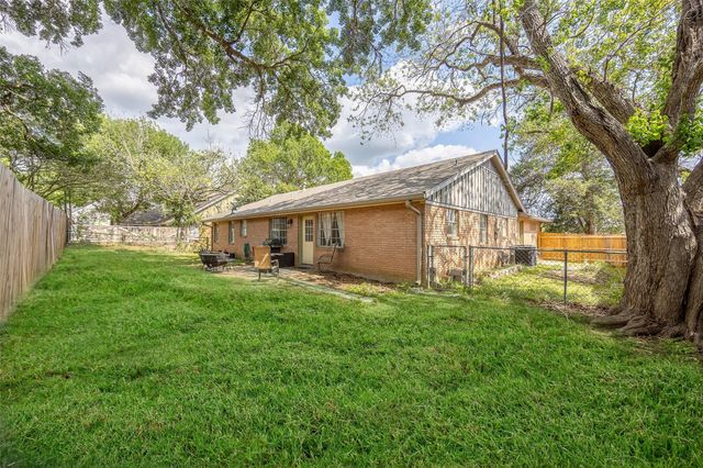 401 E Stone Street, Brenham, TX 77833