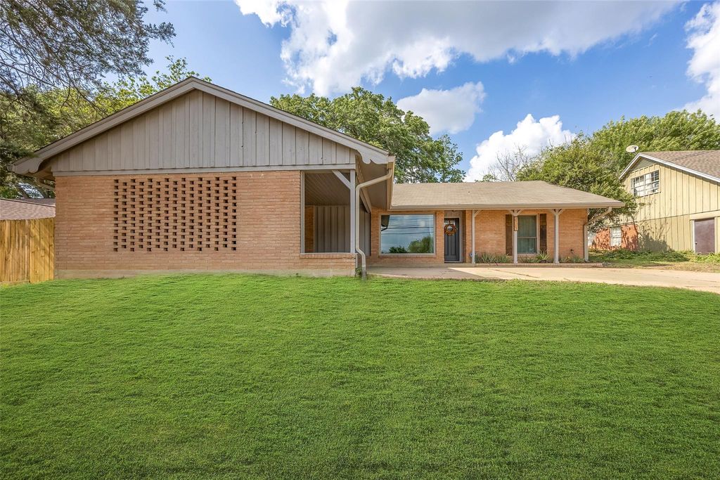 401 E Stone Street, Brenham, TX 77833