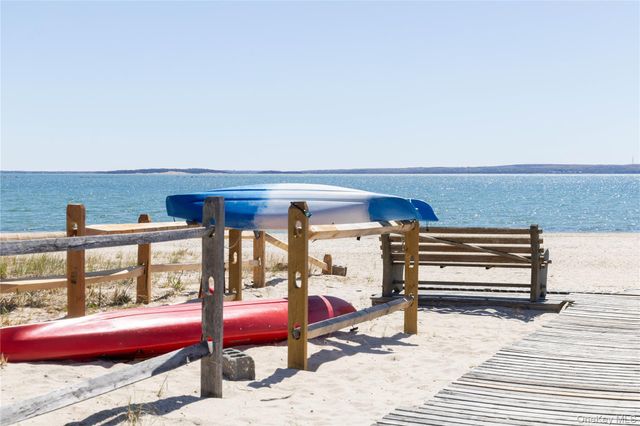 1635 Smith Road, Peconic, NY 11958