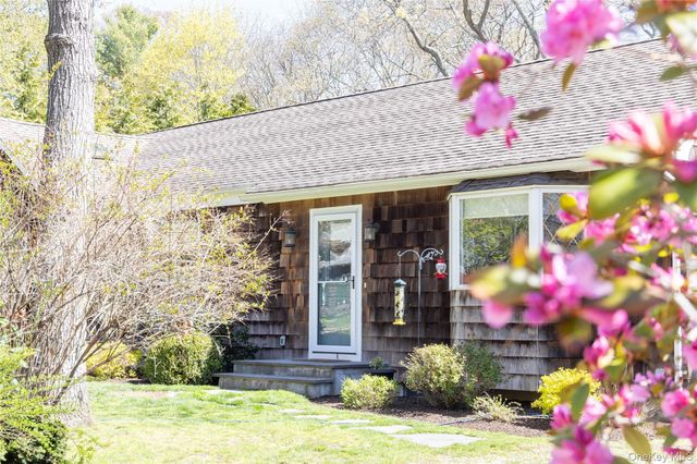 1635 Smith Road, Peconic, NY 11958