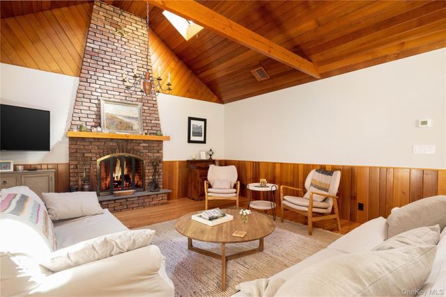 1635 Smith Road, Peconic, NY 11958