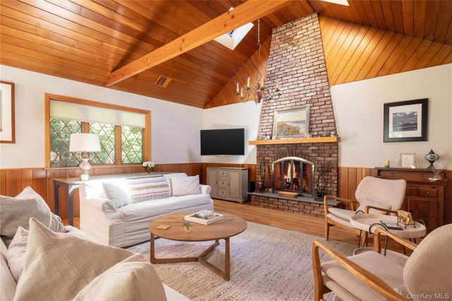 1635 Smith Road, Peconic, NY 11958