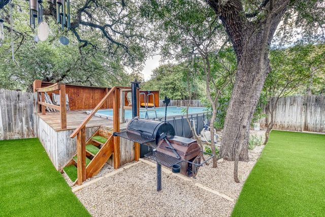 457 N Tomahawk Way, Concan, TX 78838