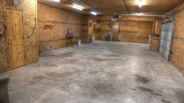 457 N Tomahawk Way, Concan, TX 78838