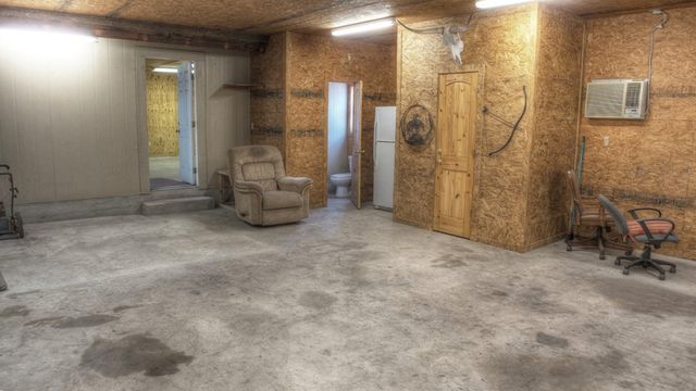 457 N Tomahawk Way, Concan, TX 78838