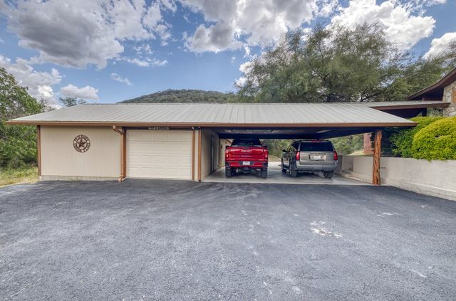 457 N Tomahawk Way, Concan, TX 78838