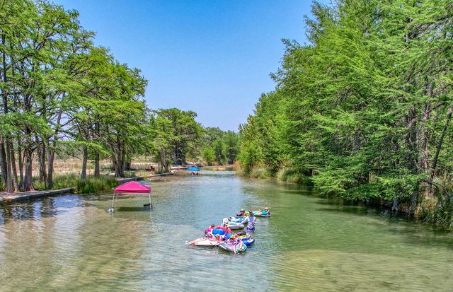 457 N Tomahawk Way, Concan, TX 78838