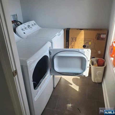 96 Columbus Drive, Tenafly, NJ 07670