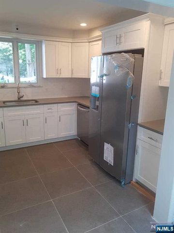 96 Columbus Drive, Tenafly, NJ 07670