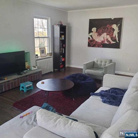 96 Columbus Drive, Tenafly, NJ 07670