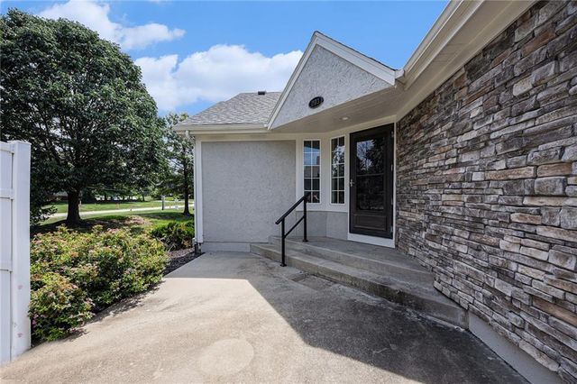 12001 S Tallgrass Drive 203, Olathe, KS 66061