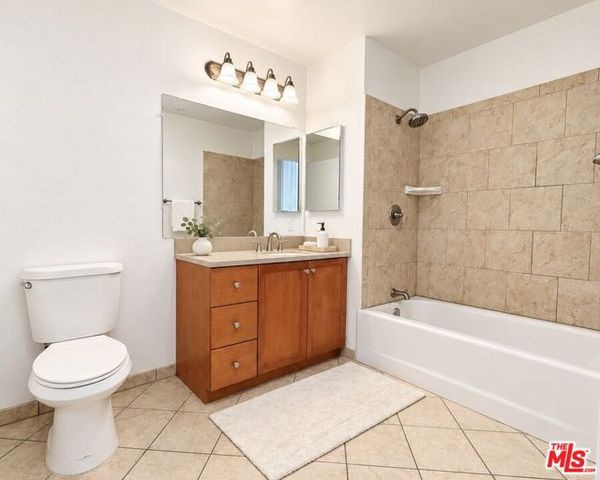 13941 Sherman Way 208, Van Nuys (los Angeles), CA 91405