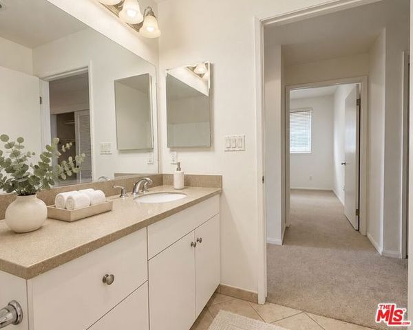 13941 Sherman Way 208, Van Nuys (los Angeles), CA 91405