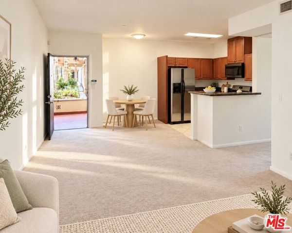 13941 Sherman Way 208, Van Nuys (los Angeles), CA 91405