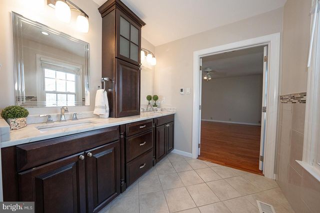 1099 ARMSTRONG CT, Wayne, PA 19087