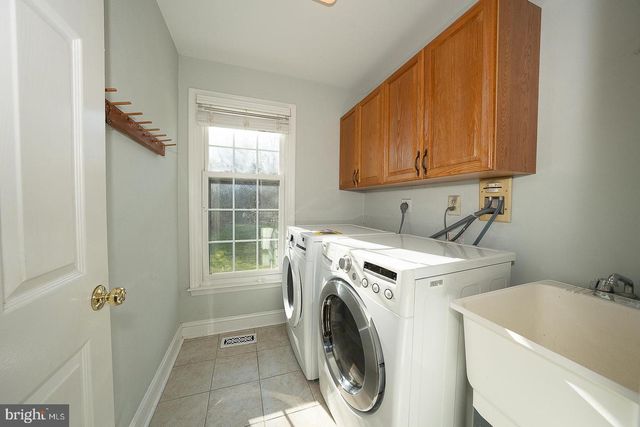 1099 ARMSTRONG CT, Wayne, PA 19087