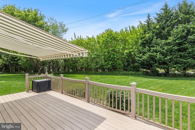 1099 ARMSTRONG CT, Wayne, PA 19087