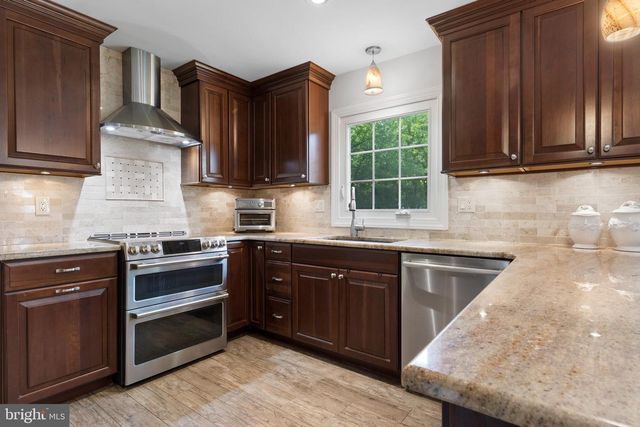 1099 ARMSTRONG CT, Wayne, PA 19087