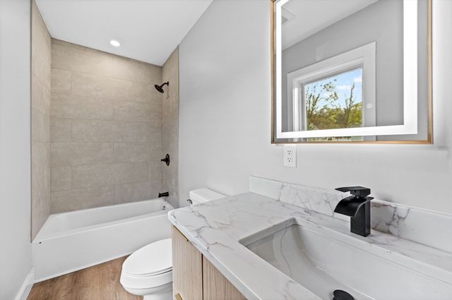 388 Water St, Clinton, MA 01510