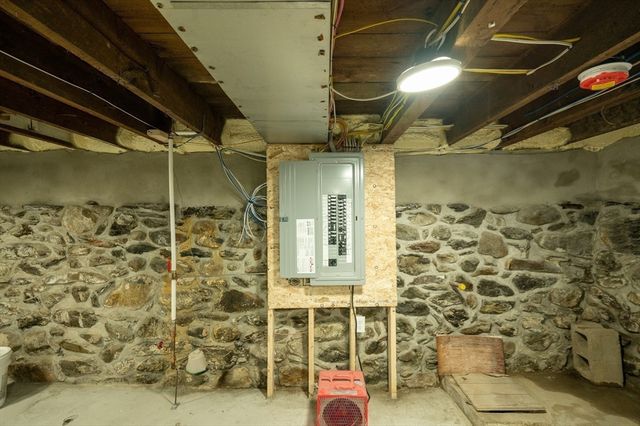 388 Water St, Clinton, MA 01510