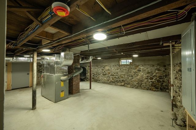 388 Water St, Clinton, MA 01510