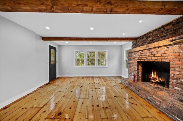 388 Water St, Clinton, MA 01510