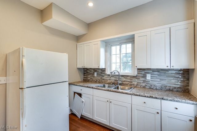 12006 Castlewood Avenue, Cleveland, OH 44108