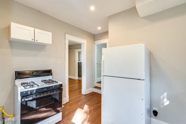 12006 Castlewood Avenue, Cleveland, OH 44108