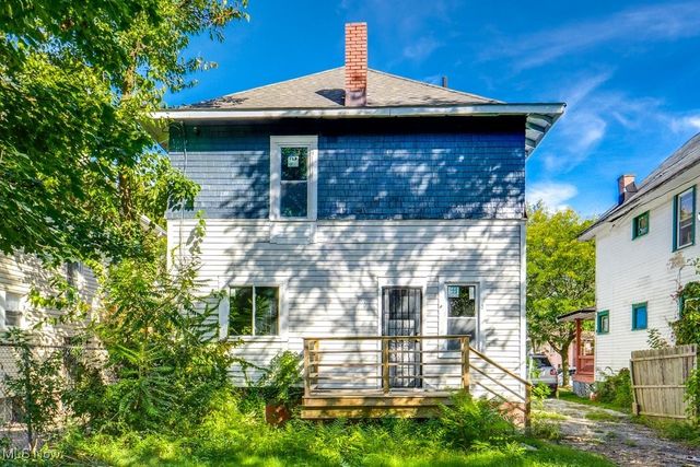 12006 Castlewood Avenue, Cleveland, OH 44108