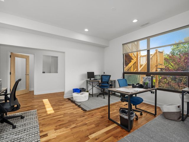 1817 Church Street, Evanston, IL 60201